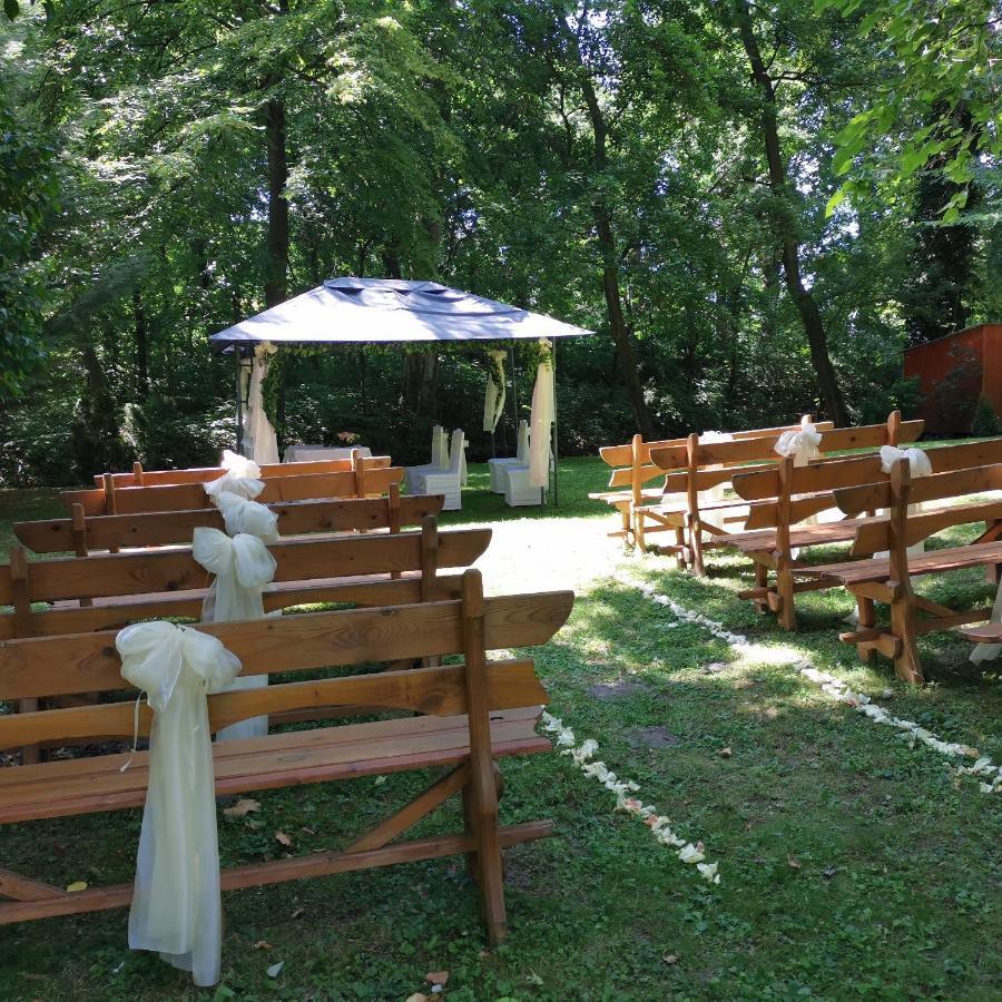 Park Hedervar Екстер'єр фото
